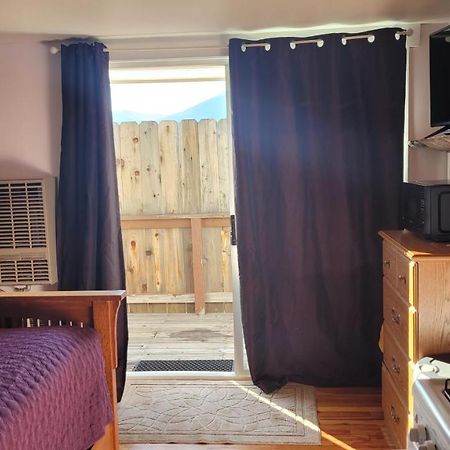 Angel Cottage With A Sauna Or The Cozy With A Jacuzzi Tub, Both Are Studios With A View Of Mount Shasta Zewnętrze zdjęcie