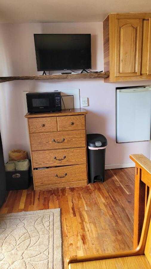 Angel Cottage With A Sauna Or The Cozy With A Jacuzzi Tub, Both Are Studios With A View Of Mount Shasta Zewnętrze zdjęcie
