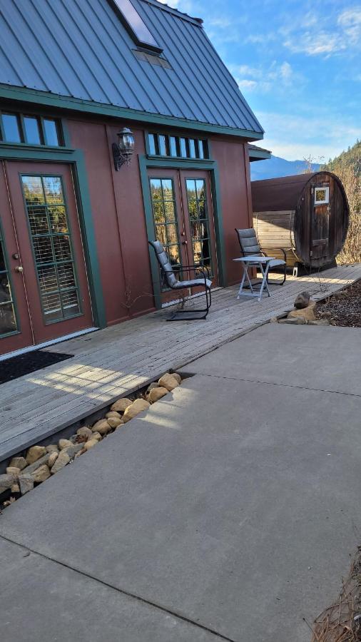 Angel Cottage With A Sauna Or The Cozy With A Jacuzzi Tub, Both Are Studios With A View Of Mount Shasta Zewnętrze zdjęcie